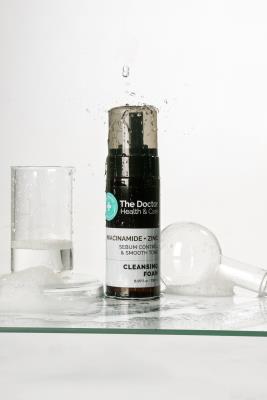 Очищуюча пінка Niacinamide + Zinc The Doctor Healt 3