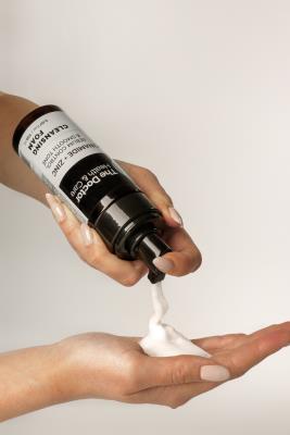 Очищуюча пінка Niacinamide + Zinc The Doctor Healt 4